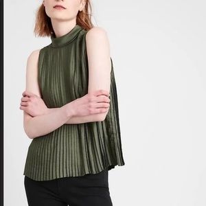 Banana Republic, Satin pleated mock-neck top, Green, Size XS